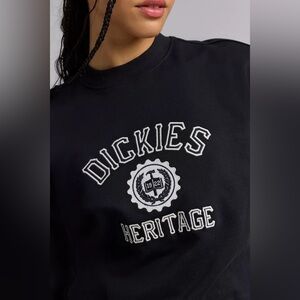 NWOT Dickies Oxford Crest Embroidered Crewneck